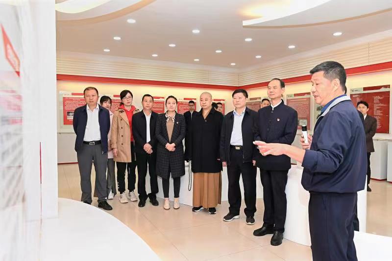 福建省人大常委會(huì)黨組書記、副主任雷春美和全國(guó)人大代表到順昌虹潤(rùn)等地調(diào)研