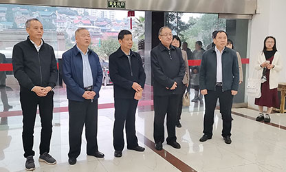 福建省政協(xié)副主席、省工商聯(lián)主席王光遠一行視察虹潤公司